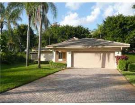 Villas Of Pine Tree, 4915 Pine Tree Dr, Boynton Beach, Florida 33436, image 1
