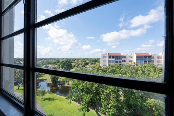 Huntington Lakes 1, 14475 Strathmore Ln #708, Delray Beach, Florida 33446, image 1
