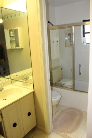 Greentree Villas, 4948 Equestrian Cir #B, Boynton Beach, Florida 33436, image 3