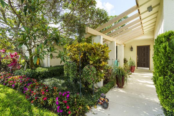 Foxwood Estates Of Lakeside Green, 4858 Marbella Rd S, West Palm Beach, Florida 33417, image 2