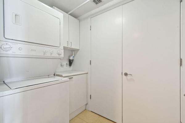 Marina Grande Club & Residences, 2650 Lake Shore Dr #1703, Riviera Beach, Florida 33404, image 2