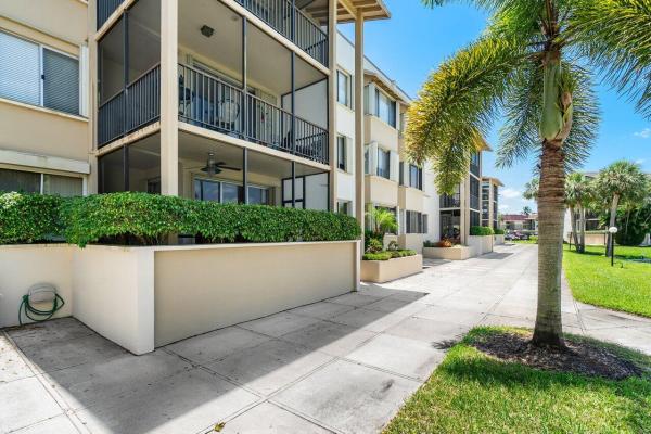 Longwood, 11811 Avenue Of The Pga, Palm Beach Gardens, Florida 33418, image 2