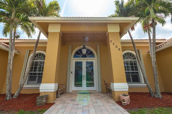 Palm Beach Country Estates, 7706 160th Ln N, Palm Beach Gardens, Florida 33418, image 2