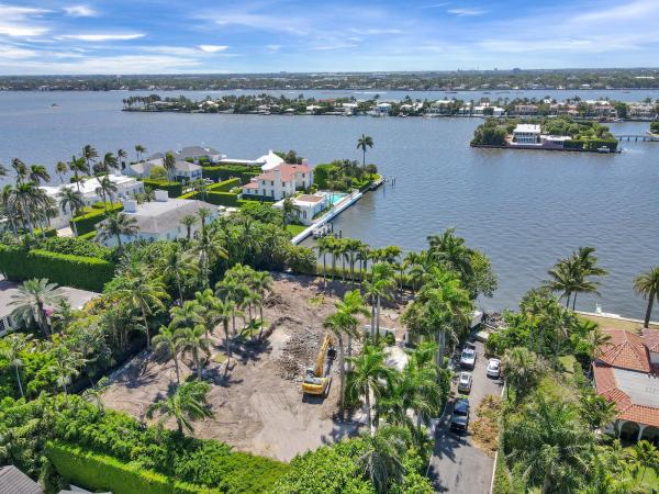 El Bravo Park, 360 El Brillo Way, Palm Beach, Florida 33480, image 1