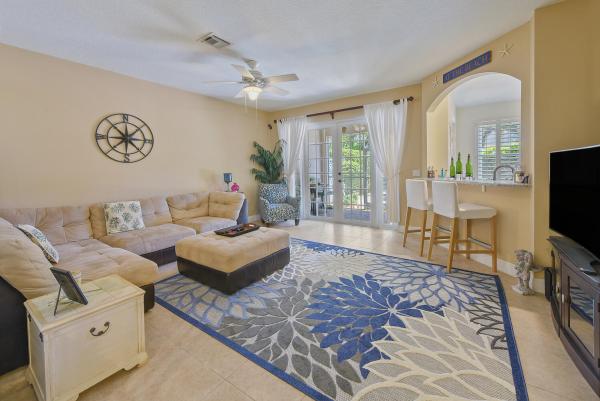 Las Brisas, 154 Las Brisas Cir, Hypoluxo, Florida 33462, image 2