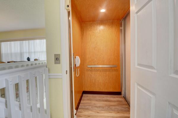 Canterbury At Aberdeen, 8034 Aberdeen Dr #202, Boynton Beach, Florida 33472, image 1
