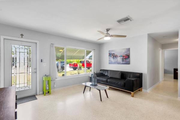 Dolan, 1320 Date Palm Dr, Lantana, Florida 33462, image 1