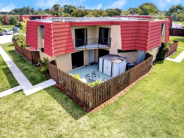 Banyan Lake, 8360 Trent Ct #D, Boca Raton, Florida 33433, image 2