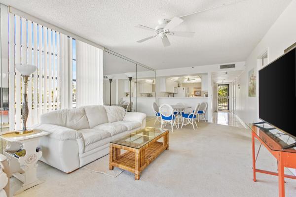 Boca Bayou, 22 Royal Palm Way #2060, Boca Raton, Florida 33432, image 1