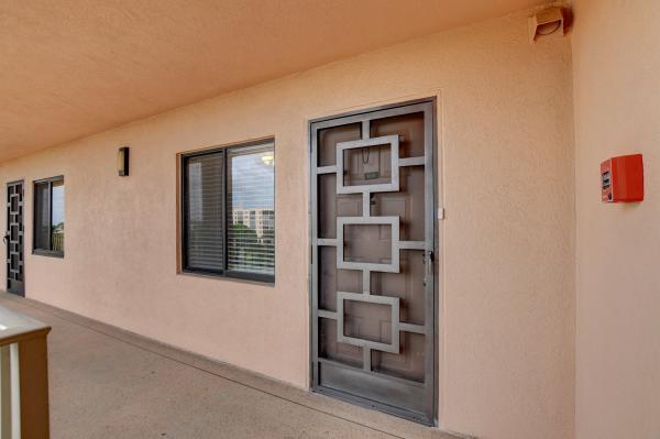 Huntington Lakes 5, 7260 Kinghurst Dr #608, Delray Beach, Florida 33446, image 2