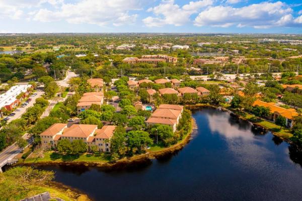 Courtyards At Jacaranda, 160 Jacaranda Country Club Dr #205, Plantation, Florida 33324, image 1
