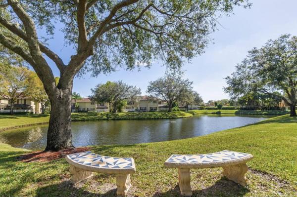 Stamford At Royal Palm Beach, 40 Essex Ct #A, Royal Palm Beach, Florida 33411, image 2