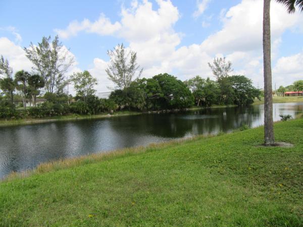 Golden Lakes Village, 183 Lake Meryl Dr, West Palm Beach, Florida 33411, image 1