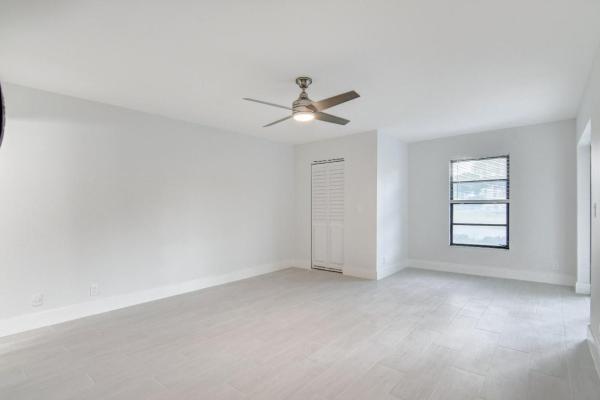 Huntington Lakes 4, 7300 Amberly Ln #109, Delray Beach, Florida 33446, image 2