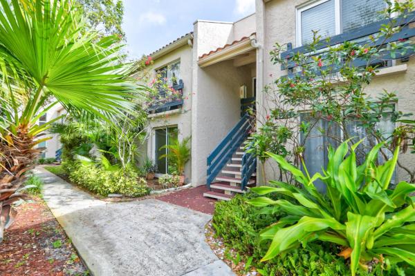 Embarcadero, 5324 NE 6th Ave #B23, Oakland Park, Florida 33334, image 1