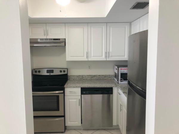 Wilshire North, 2936 Lake Shore Dr #309, Riviera Beach, Florida 33404, image 2