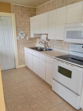 Southern Pines, 2009 Avenue O, Fort Pierce, Florida 34950, image 3