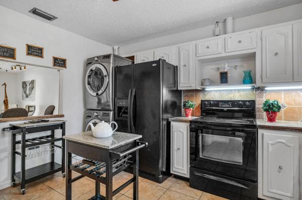 Covered Bridge, 302 Cape Cod Cir, Lake Worth, Florida 33467, image 1