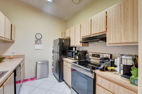 Boynton Lakes 3, 14 Walcott Dr, Boynton Beach, Florida 33426, image 1