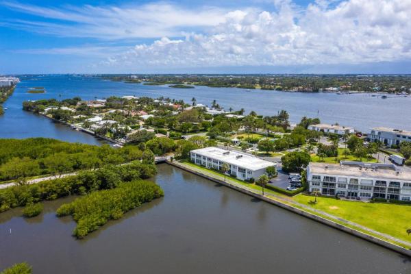 Villa Lac Beau Of Ibis Isle, 2195 Ibis Isle Rd #3, Palm Beach, Florida 33480, image 2