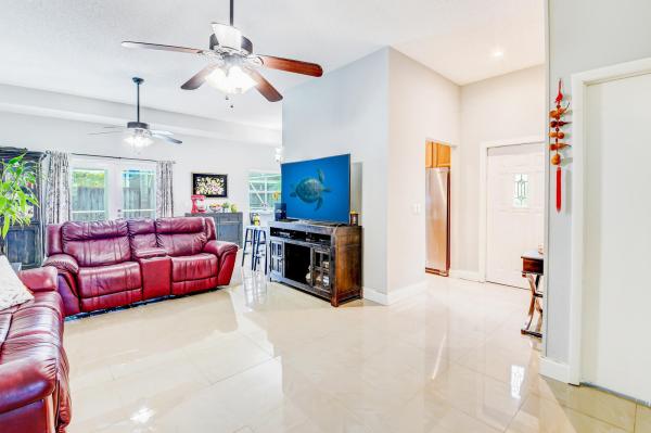 Trends At Boca Raton, 23051 Floralwood Ln, Boca Raton, Florida 33433, image 2