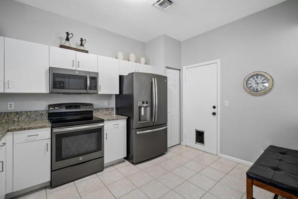 The Charter Club Of Palm Beach, 226 Foxtail Dr #E, Greenacres, Florida 33415, image 2