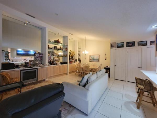 Sun Terrace At The Oaks, 1401 Silverleaf Oak Ct, Palm Beach Gardens, Florida 33410, image 1
