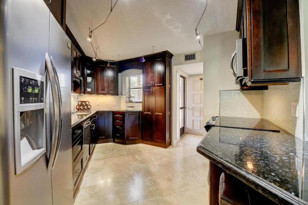 Camino Real Village, 5701 Camino Del Sol #206, Boca Raton, Florida 33433, image 2