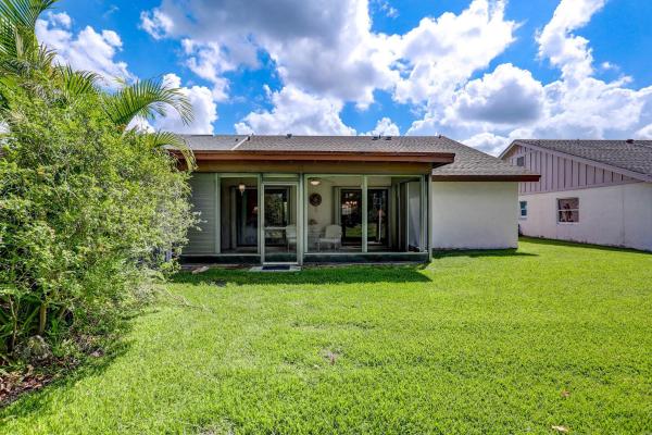 Channing Villas Of Wellington, 11986 Suellen Cir, Wellington, Florida 33414, image 1