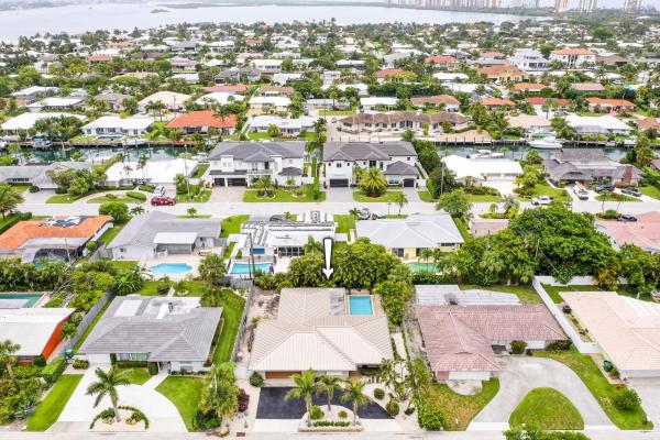 Yacht Harbor Manor, 1120 Singer Dr, Riviera Beach, Florida 33404, image 3