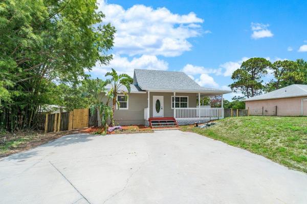 Regina Palms, 348 E Palms Ave, Fort Pierce, Florida 34982, image 1