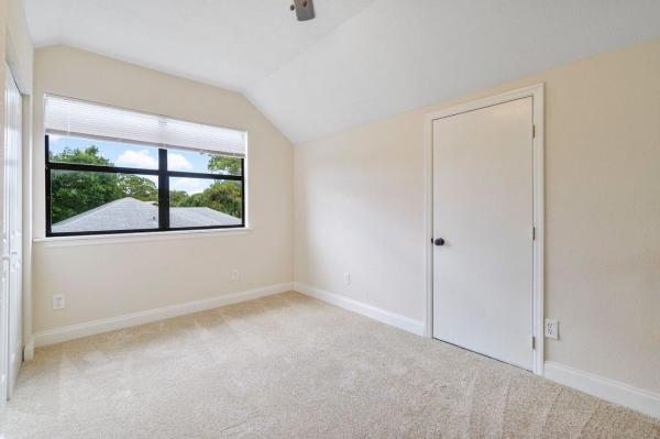 Regina Palms, 348 E Palms Ave, Fort Pierce, Florida 34982, image 2