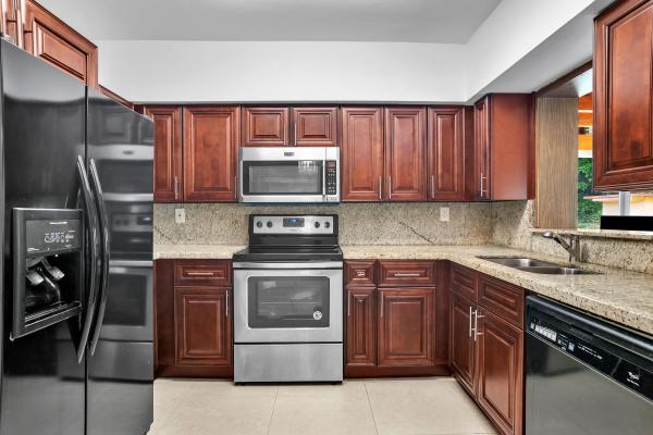 Este Park, 1450 NE 159th St, Miami, Florida 33162, image 1