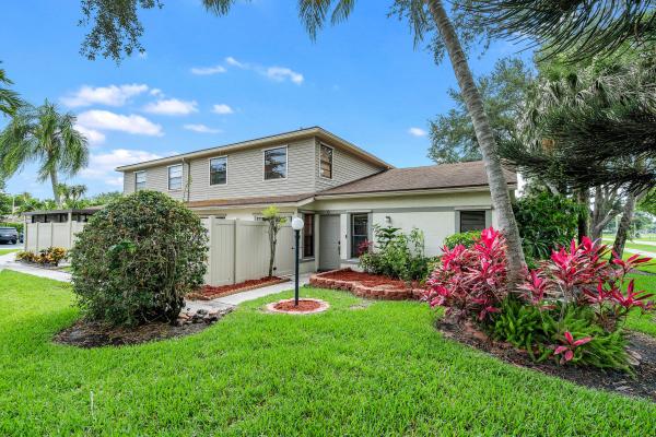 The Towns Of Lakeside Green, 4459 Willow Pond Rd #C, West Palm Beach, Florida 33417, image 2