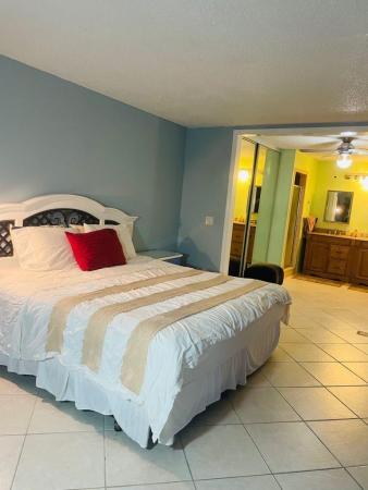 Springdale, 651 Springdale Cir, Palm Springs, Florida 33461, image 1