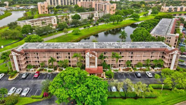 Huntington Lakes 4, 7280 Amberly Ln #204, Delray Beach, Florida 33446, image 2