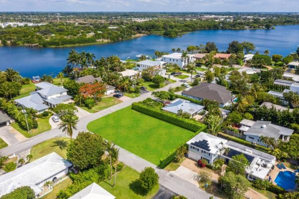 Totterdale, 1407 Lake Dr, Delray Beach, Florida 33444, image 2