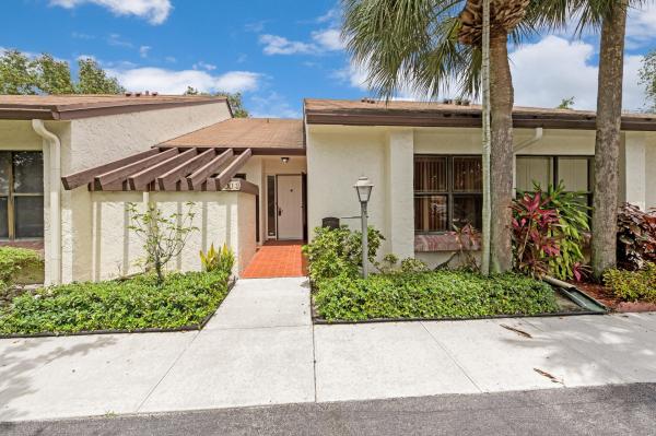 Villas Of Willow Bend, 3900 Vine Trl #B, Lake Worth, Florida 33467, image 1