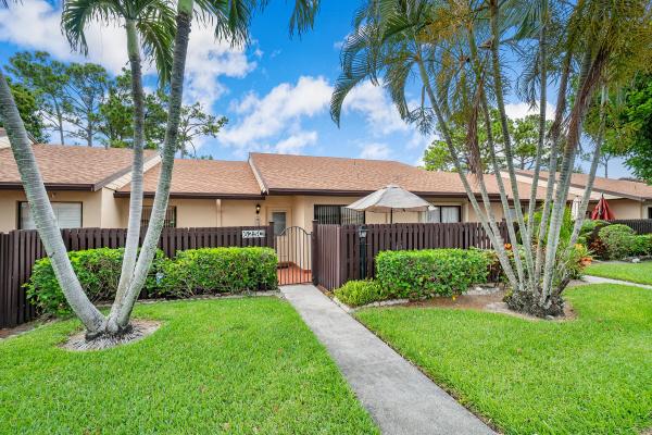 Pine Ridge North 2, 625 Sea Pine Way #C, Greenacres, Florida 33415, image 2