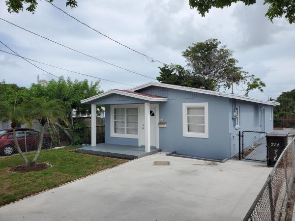 Lakeview Ridge, 838 Nottingham Blvd, West Palm Beach, Florida 33405, image 2