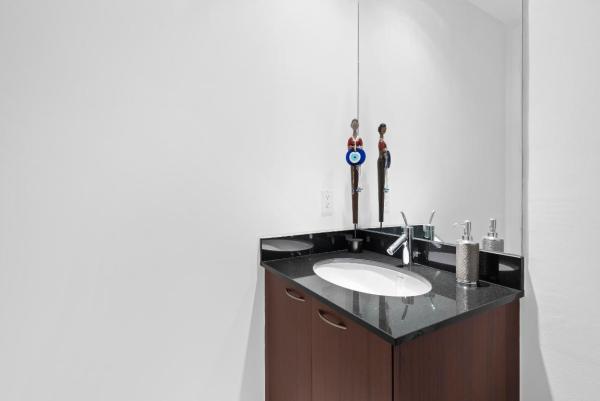 Tdr Tower 3, 15811 Collins Ave #406, Sunny Isles Beach, Florida 33160, image 2