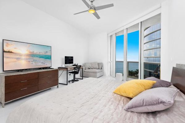 Tdr Tower 3, 15811 Collins Ave #406, Sunny Isles Beach, Florida 33160, image 1