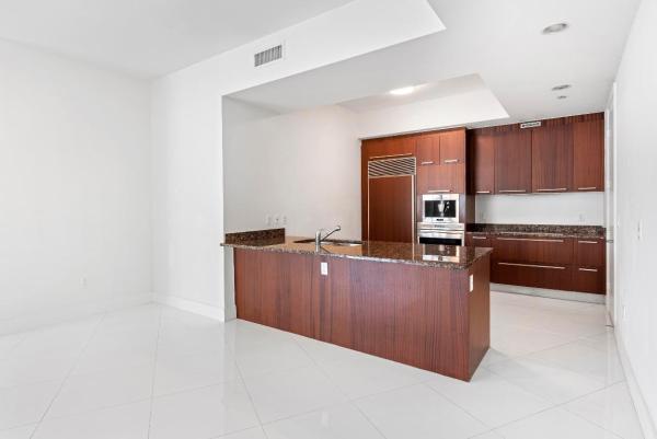 Tdr Tower 2, 15901 Collins Ave #403, Sunny Isles Beach, Florida 33160, image 2