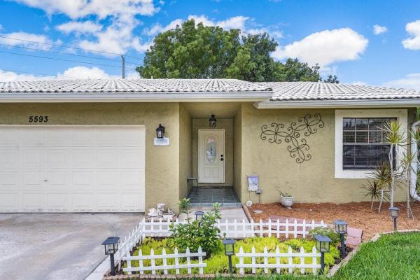 Pinewood Cove, 5593 American Cir, Delray Beach, Florida 33484, image 3