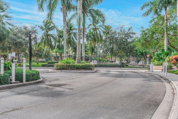 Palmbrooke Townhomes, 5027 Palmbrooke Cir, West Palm Beach, Florida 33417, image 3
