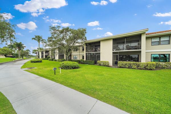 Pinewood At Eastpointe Country Club, 13403 Touchstone Pl #102, Palm Beach Gardens, Florida 33418, image 2