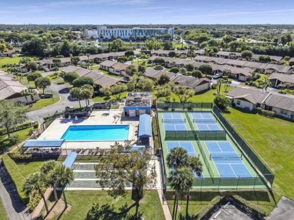 Laurel Oak At Las Verdes, 15928 Laurel Oak Cir, Delray Beach, Florida 33484, image 3