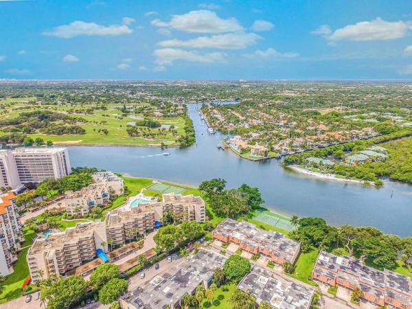 Everglades, 372 Golfview Rd #203, North Palm Beach, Florida 33408, image 1
