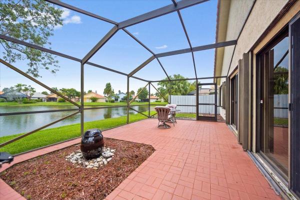 Citrus Glen, 112 Executive Cir, Boynton Beach, Florida 33436, image 2