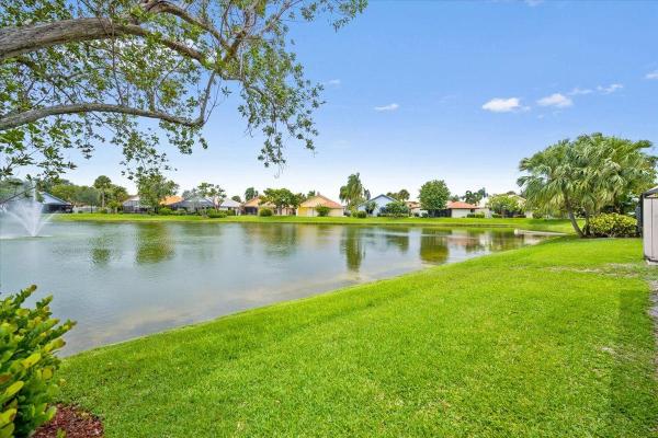 Citrus Glen, 112 Executive Cir, Boynton Beach, Florida 33436, image 3